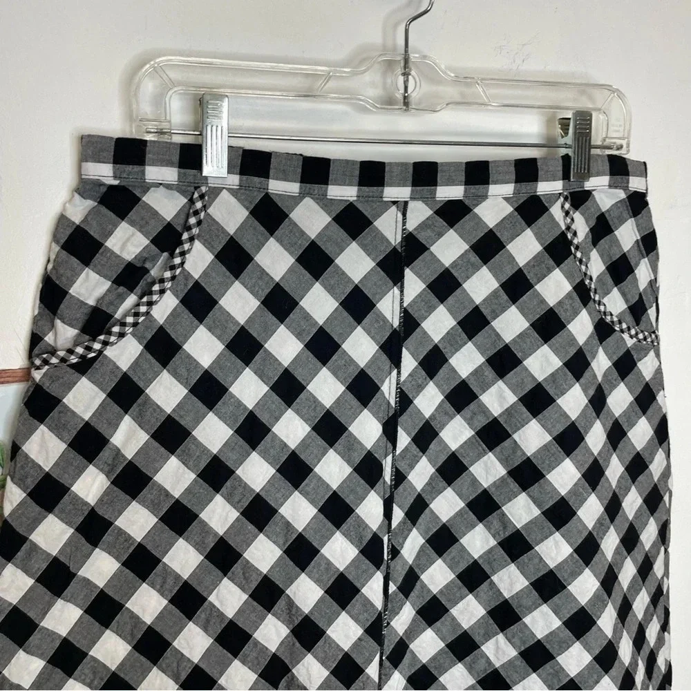 Apropos black and white gingham skirt